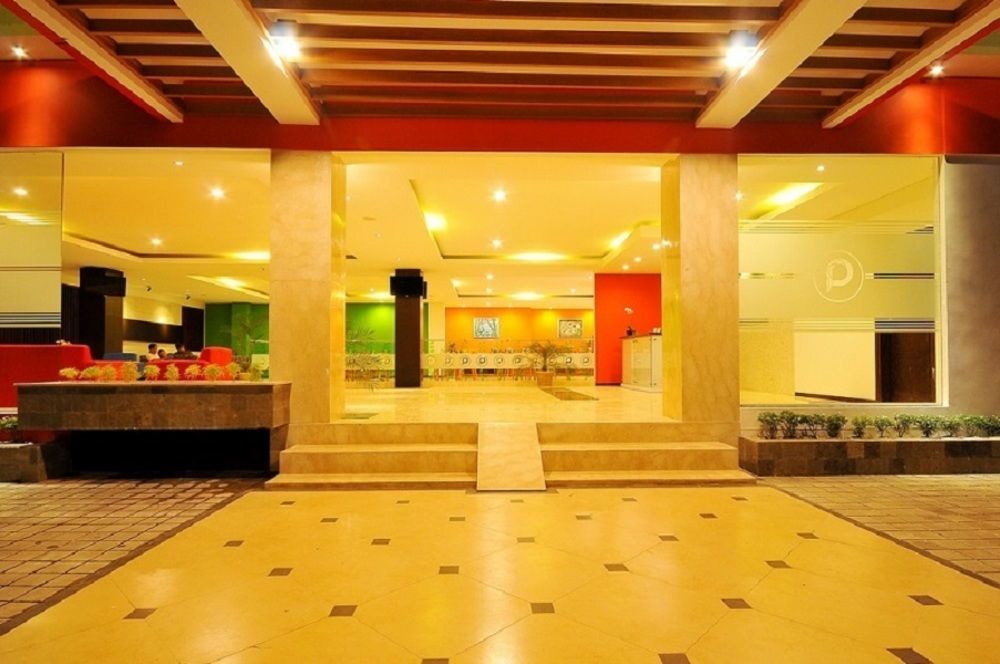 Pratama Hotel & Convention Mataram Exterior foto